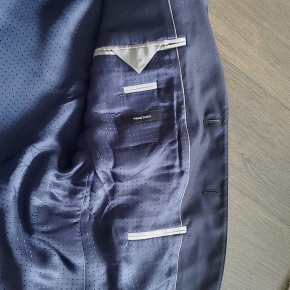 ๐ HOST PICK ๐ Hugo Boss Men's Single-breasted Wool Blazer - Picture 12 of 16